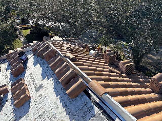 Why Homeowners Choose Clay Tile Installation in Columbia, Maryland